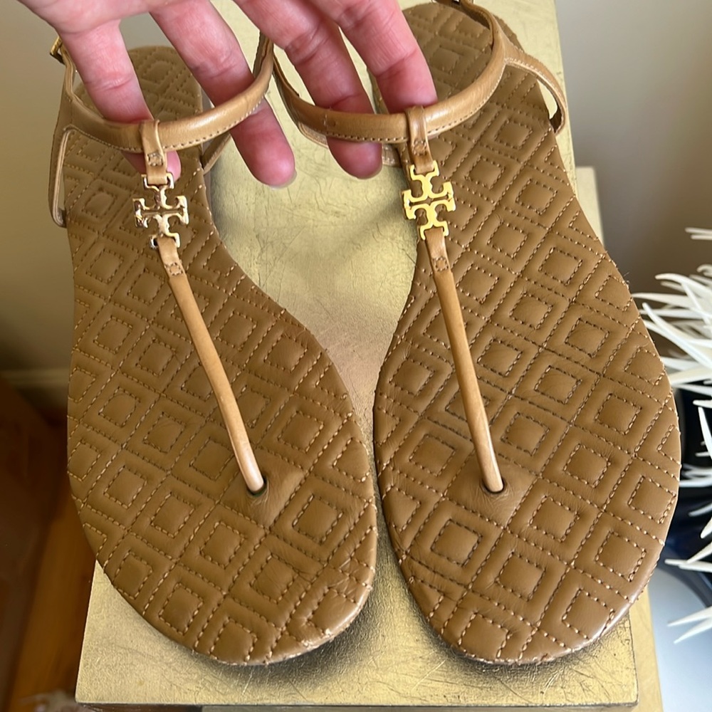 Barely worn Tory Burch sandal size 8